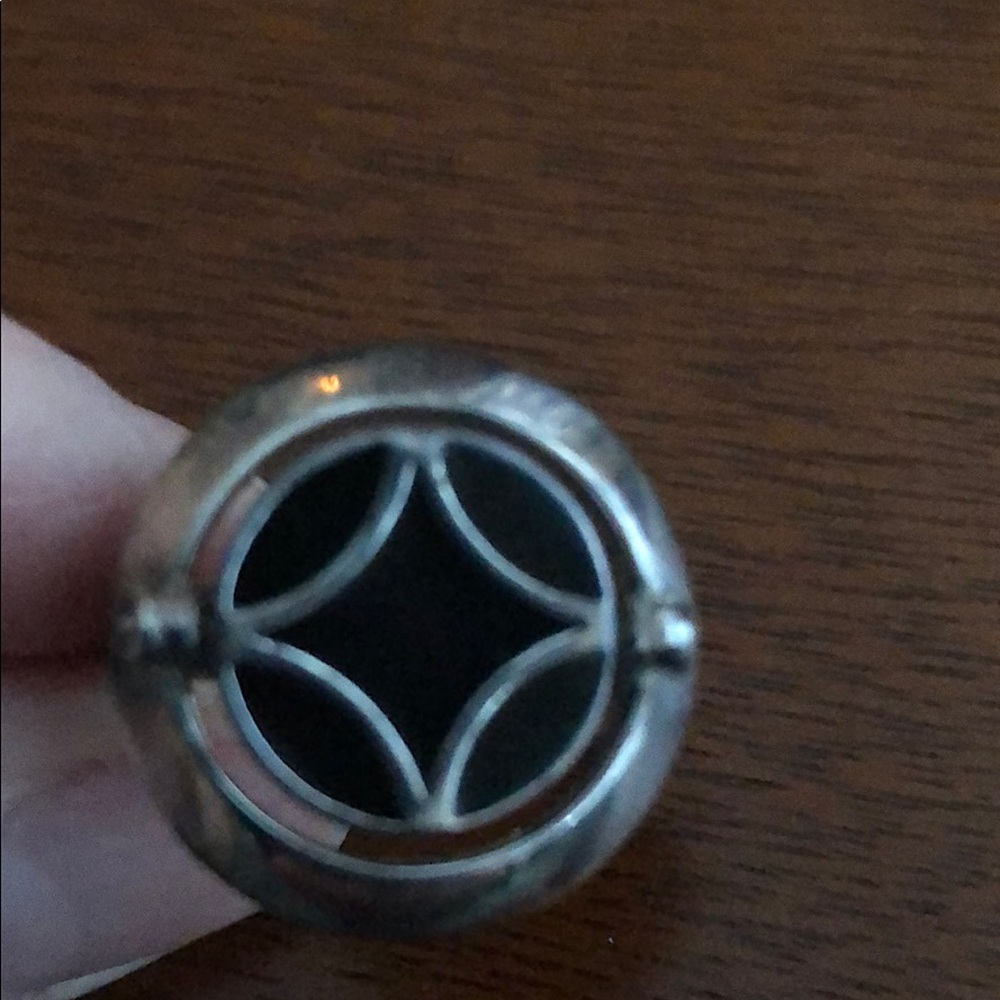 Premier Designs Full Circle Reversible Ring